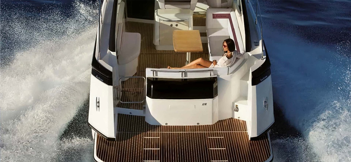 Аренда яхты Beneteau Gran Turismo 40 на Мальдивах